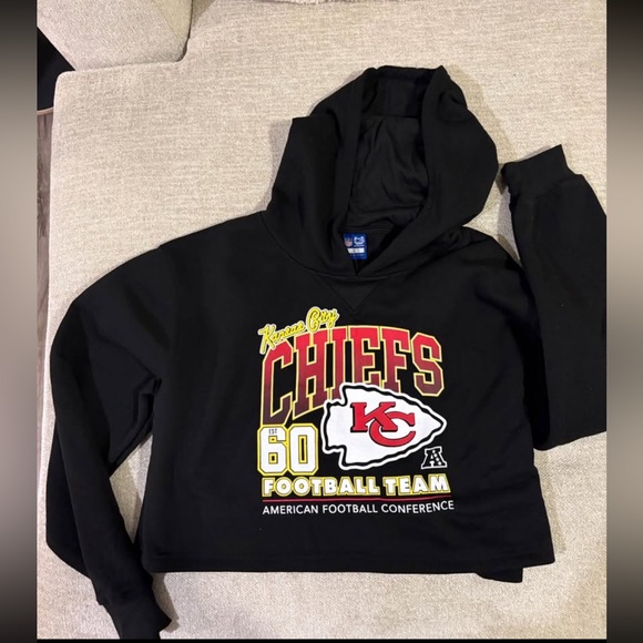 NFL Tops - NFL Black Kansas City Chiefs Cropped Hoodie